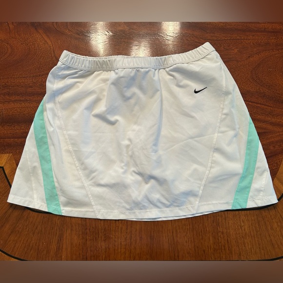 NIKE Fit Dry Skort - Picture 1 of 4